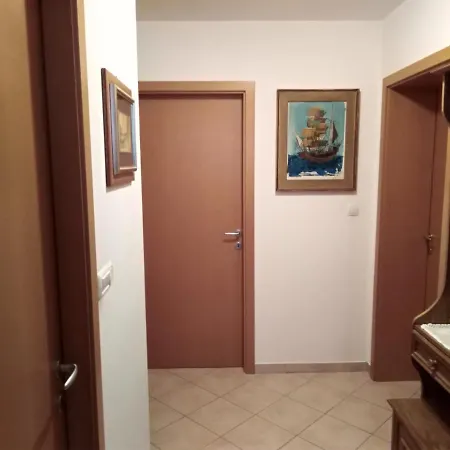 Robert 3 With Garage Apartma *