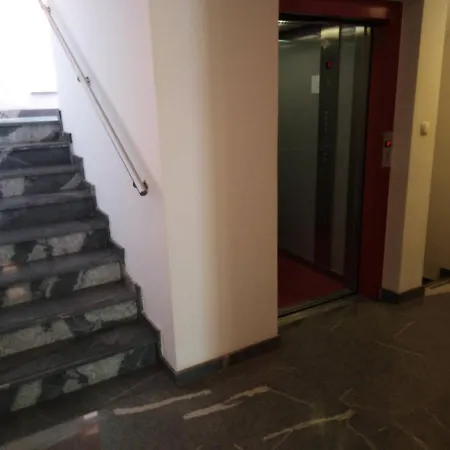 Robert 3 With Garage Apartma *