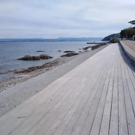 Robert 3 With Garage *