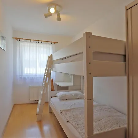 Robert 3 With Garage * 伊佐拉