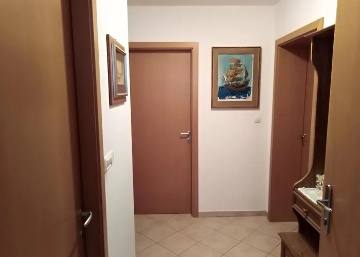 Robert 3 With Garage Lägenhet *