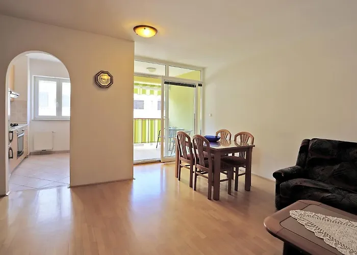 Robert 3 With Garage *