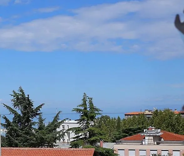 Robert 3 With Garage