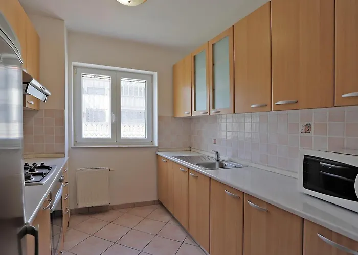 Robert 3 With Garage *