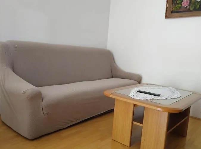 Robert 3 With Garage *