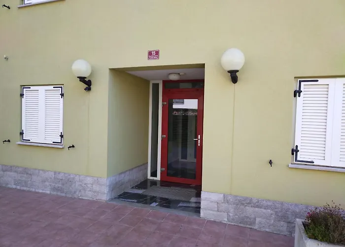 Daire Robert 3 With Garage